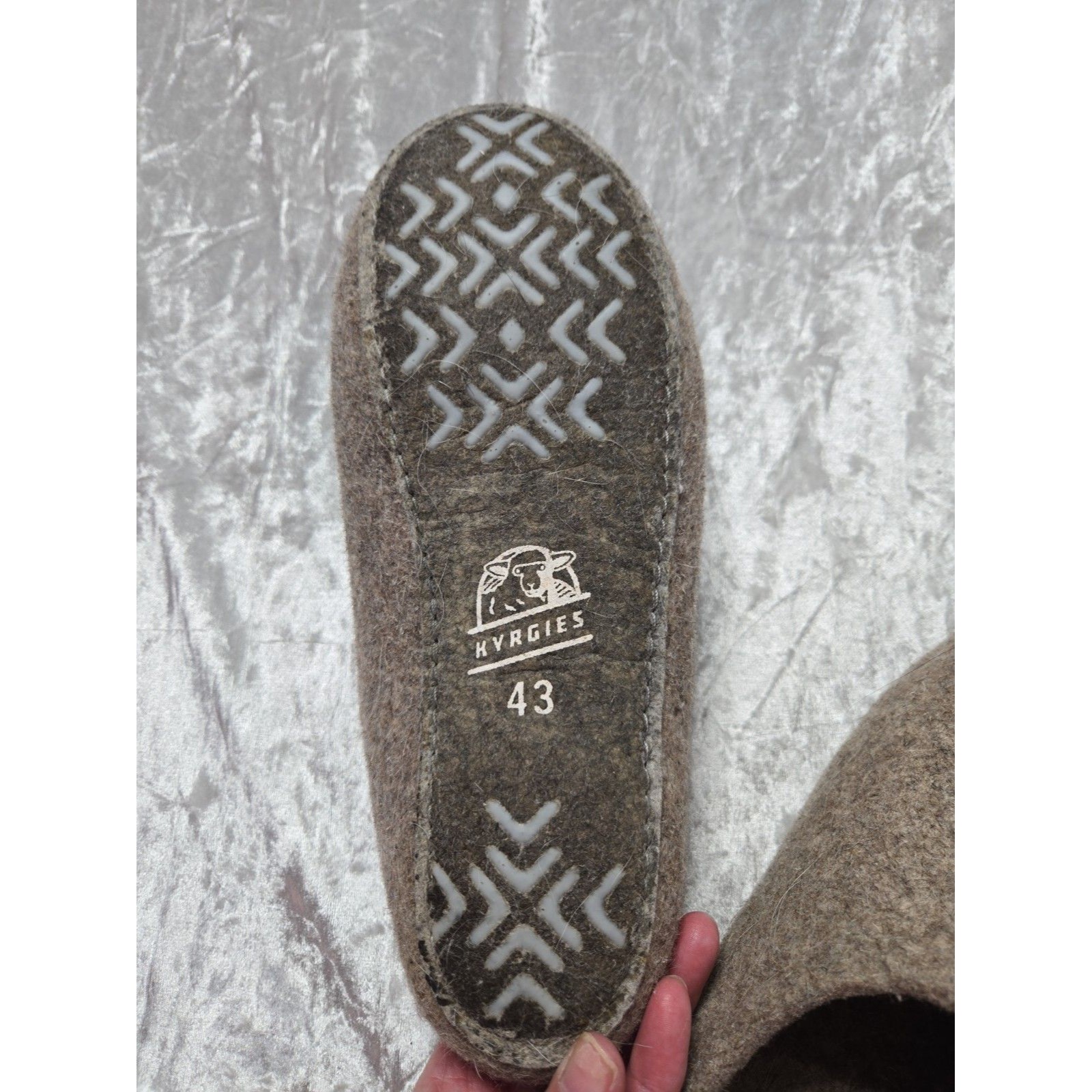 Kyrgies 100% Wool Slip-On Slippers Men's Size 9.5 / 10 — image 5 of 8